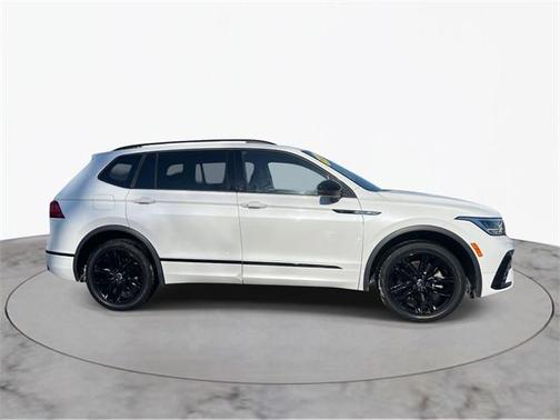2022 Volkswagen Tiguan 2.0T SE R-Line Black 4MOTION