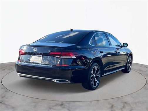 2022 Volkswagen Passat 2.0T SE