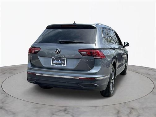 2024 Volkswagen Tiguan 2.0T SE 4MOTION