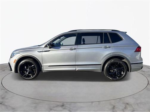2023 Volkswagen Tiguan 2.0T SE R-Line Black 4MOTION