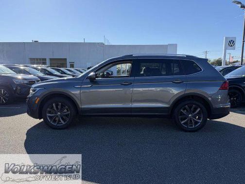 Platinum Gray Metallic 2023 Volkswagen Tiguan 2.0T SE