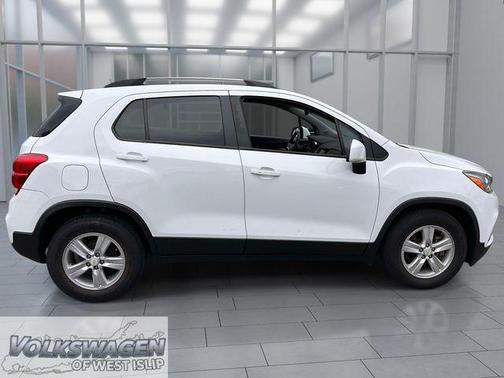 Summit White 2021 Chevrolet Trax LT