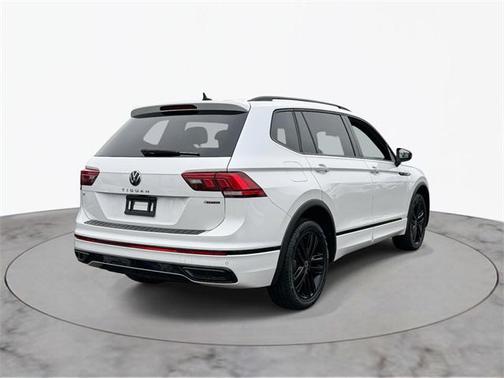 2022 Volkswagen Tiguan 2.0T SE R-Line Black 4MOTION