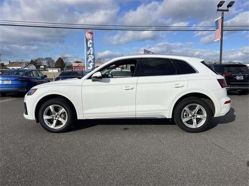 2023 Audi Q5 40 Premium