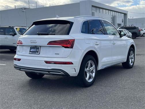 2023 Audi Q5 40 Premium