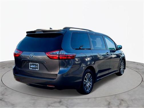 2020 Toyota Sienna 