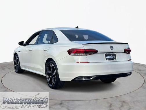 Pure White 2022 Volkswagen Passat 2.0T R-Line