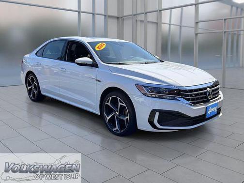 Pure White 2022 Volkswagen Passat 2.0T R-Line