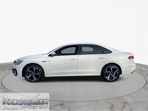 Pure White 2022 Volkswagen Passat 2.0T R-Line