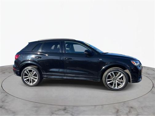 2022 Audi Q3 45 S line Premium Plus