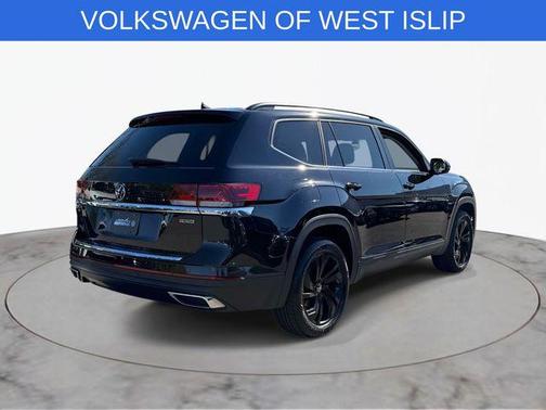 Deep Black Pearl 2022 Volkswagen Atlas 2.0T SE w/Technology 4MOTION