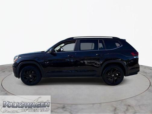 Deep Black Pearl 2022 Volkswagen Atlas 2.0T SE w/Technology 4MOTION