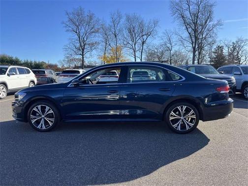 2022 Volkswagen Passat 2.0T SE