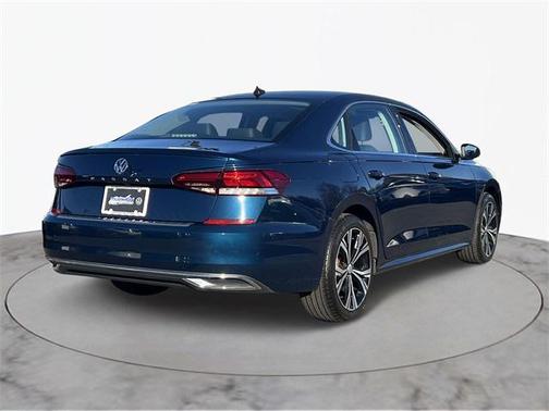 2022 Volkswagen Passat 2.0T SE