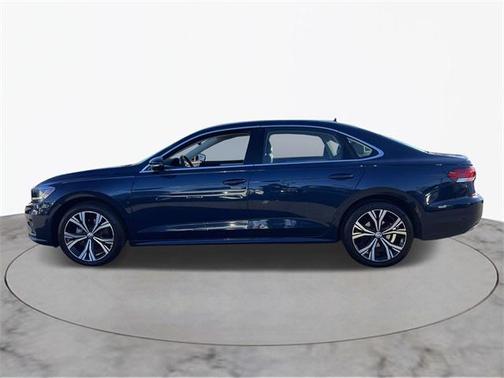 2022 Volkswagen Passat 2.0T SE