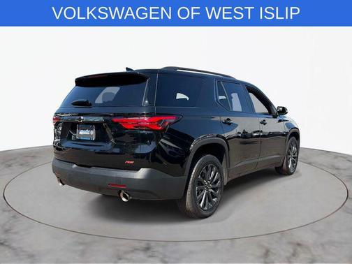 Mosaic Black Metallic 2023 Chevrolet Traverse RS