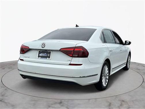 2017 Volkswagen Passat 1.8T SE