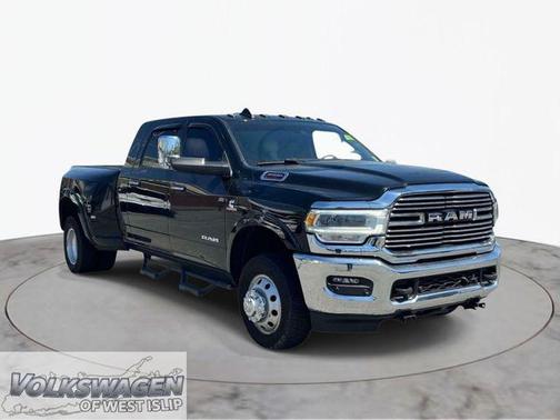 Diamond Black Crystal Pearlcoat 2022 RAM 3500 Laramie Mega Cab 4x4 6'4' Box