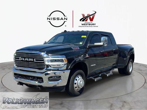 Diamond Black Crystal Pearlcoat 2022 RAM 3500 Laramie Mega Cab 4x4 6'4' Box