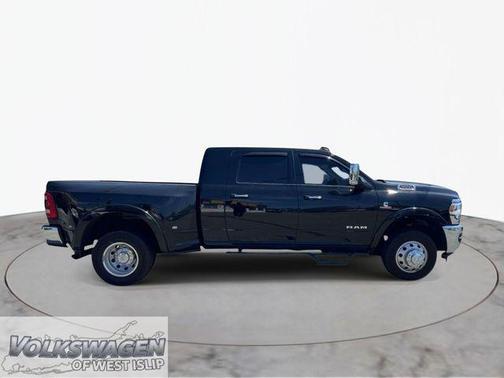 Diamond Black Crystal Pearlcoat 2022 RAM 3500 Laramie Mega Cab 4x4 6'4' Box