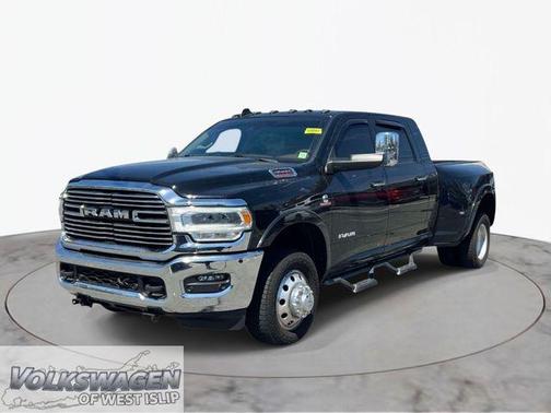 Diamond Black Crystal Pearlcoat 2022 RAM 3500 Laramie Mega Cab 4x4 6'4' Box