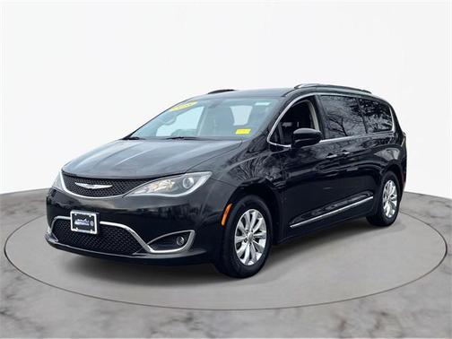 2018 Chrysler Pacifica Touring-L Plus