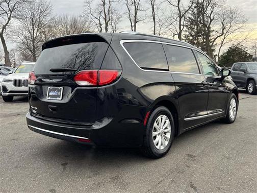 2018 Chrysler Pacifica Touring-L Plus