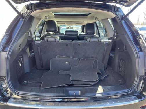 2016 Nissan Pathfinder SL