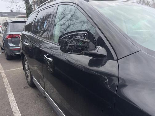 2016 Nissan Pathfinder SL