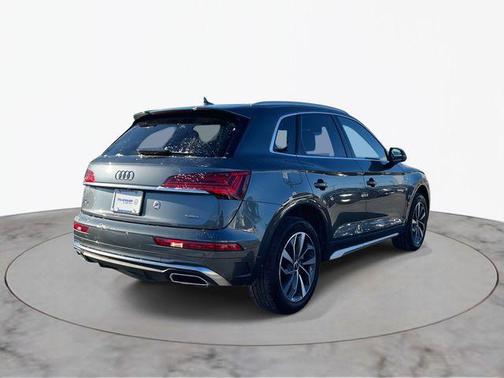 2022 Audi Q5 45 S line Premium
