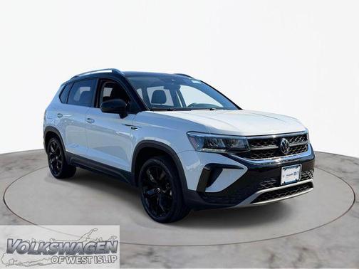 Pure White 2023 Volkswagen Taos 1.5T SE