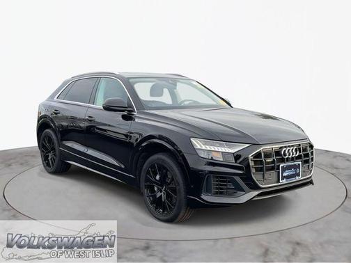 Mythos Black Metallic 2023 Audi Q8 55 Premium