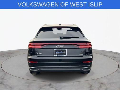 Mythos Black Metallic 2023 Audi Q8 55 Premium