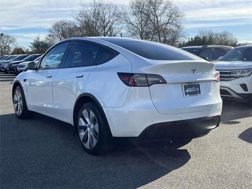 2022 Tesla Model Y Long Range Dual Motor All-Wheel Drive