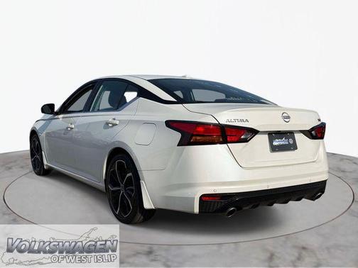 Pearl White Tricoat 2024 Nissan Altima SR FWD