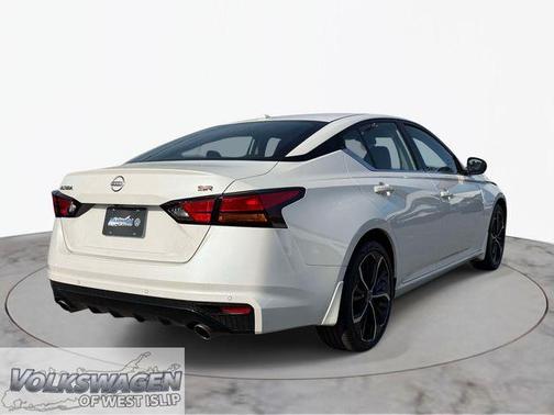 Pearl White Tricoat 2024 Nissan Altima SR FWD
