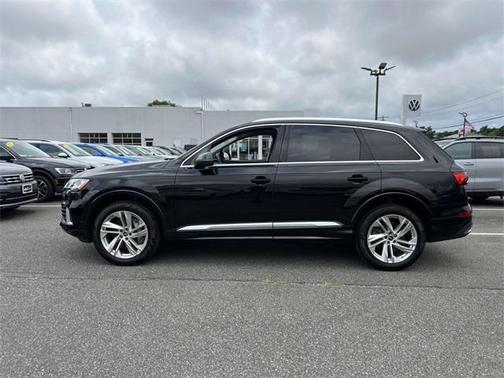 2022 Audi Q7 55 Premium Plus