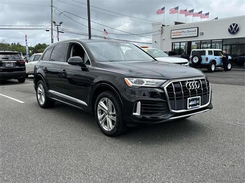 2022 Audi Q7 55 Premium Plus