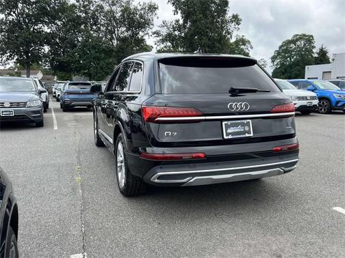 2022 Audi Q7 55 Premium Plus