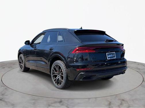 Mythos Black Metallic 2023 Audi Q8 55 Premium Plus