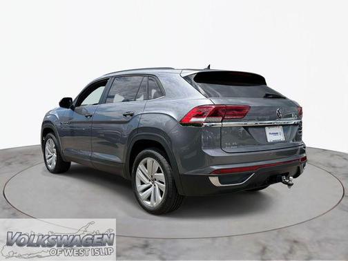 Platinum Gray Metallic 2022 Volkswagen Atlas Cross Sport 3.6L V6 SE w/Technology