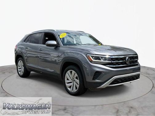 Platinum Gray Metallic 2022 Volkswagen Atlas Cross Sport 3.6L V6 SE w/Technology