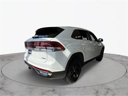 2025 Volkswagen Atlas Cross Sport 2.0T SE w/Technology 4MOTION