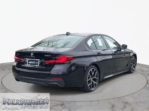 Carbon Black Metallic 2022 BMW 530 i xDrive