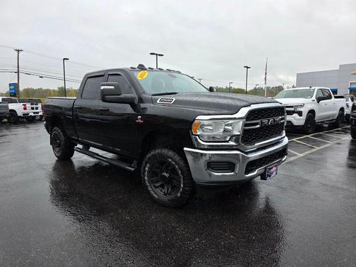 2024 RAM 2500 Tradesman Crew Cab 4x4 6'4' Box