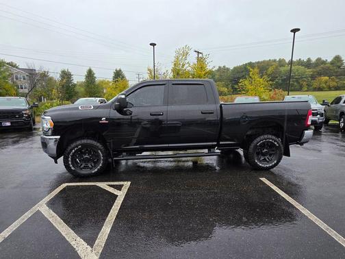 2024 RAM 2500 Tradesman Crew Cab 4x4 6'4' Box