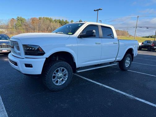 2017 RAM 2500 Laramie Crew Cab 4x4 6'4' Box