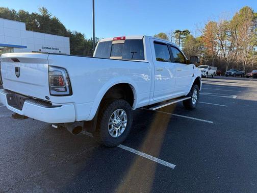 2017 RAM 2500 Laramie Crew Cab 4x4 6'4' Box