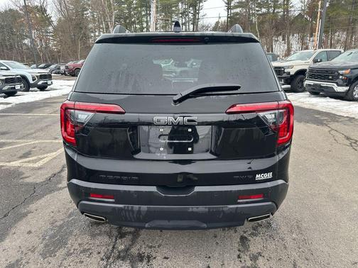 2023 GMC Acadia AWD SLT