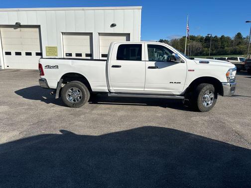 Bright White Clearcoat 2022 RAM 2500 Tradesman Crew Cab 4x4 6'4' Box